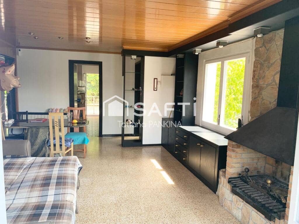 7 soveværelse Rækkehus til salg i Lloret de Mar med swimmingpool - € 700.000 (Ref: 9174455)