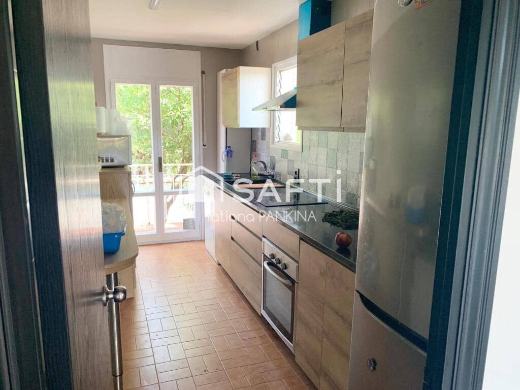 7 soveværelse Rækkehus til salg i Lloret de Mar med swimmingpool - € 700.000 (Ref: 9174455)