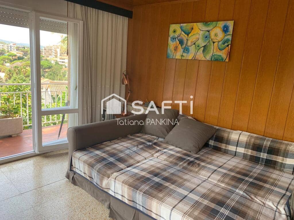 7 soveværelse Rækkehus til salg i Lloret de Mar med swimmingpool - € 700.000 (Ref: 9174455)