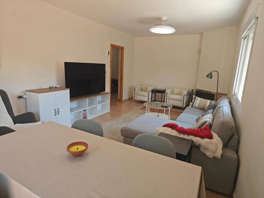 3 makuuhuone Rivitalo myytävänä paikassa Pareja mukana uima-altaan 
autotalli - 249 000 € (Ref: 9174459)