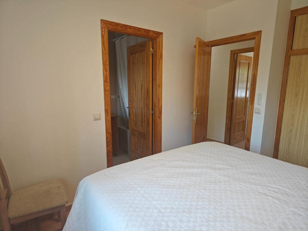 3 makuuhuone Rivitalo myytävänä paikassa Pareja mukana uima-altaan 
autotalli - 249 000 € (Ref: 9174459)