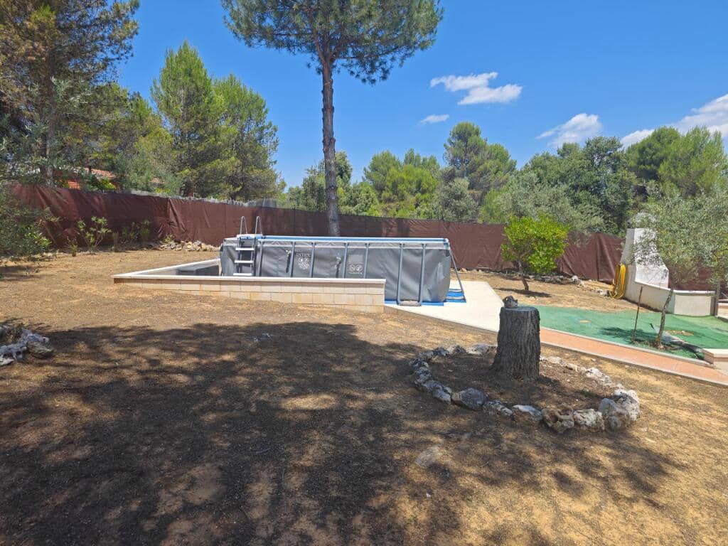 3 makuuhuone Rivitalo myytävänä paikassa Pareja mukana uima-altaan 
autotalli - 249 000 € (Ref: 9174459)