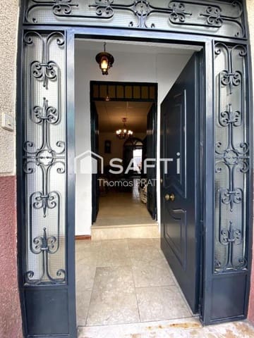 Chalet de 4 habitaciones en Jaén ciudad en venta - 140.000 € (Ref: 9174460)