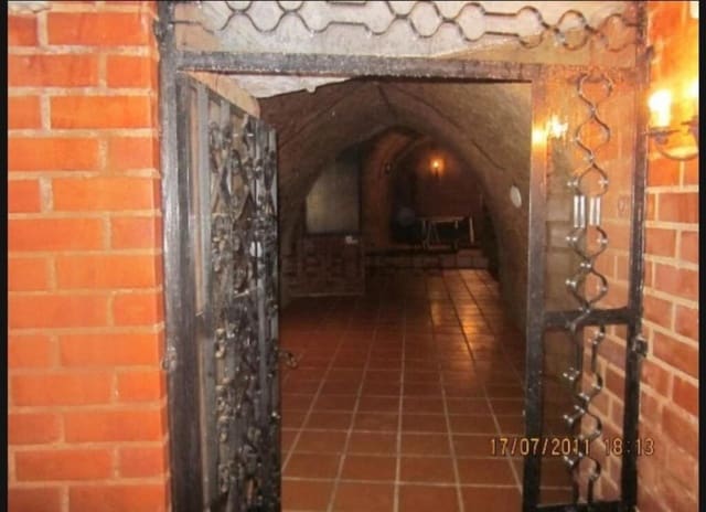 Commercial for sale in Valderas - € 65,000 (Ref: 9174463)