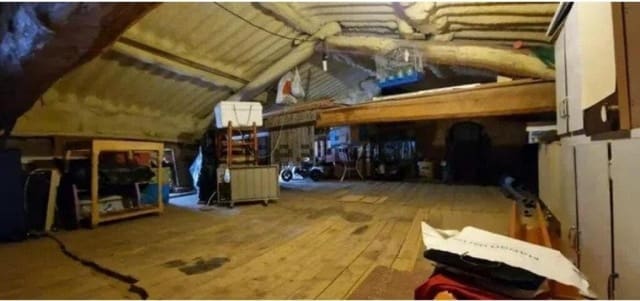 3 bedroom Finca/Country House for sale in Laguna de Negrillos - € 85,000 (Ref: 9174464)