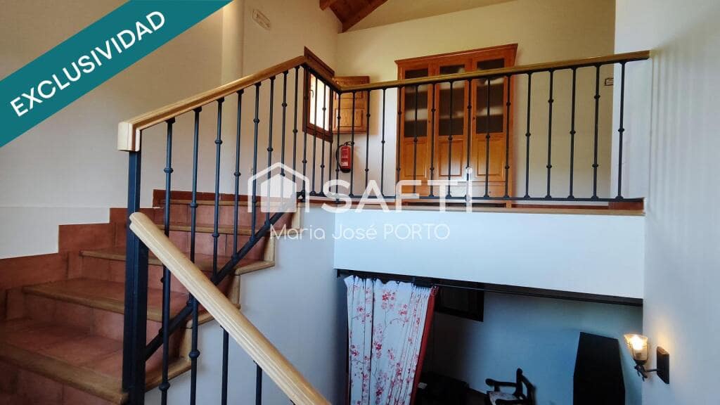 6 soveværelse Villa til salg i Santovenia de la Valdoncina med swimmingpool - € 550.000 (Ref: 9174467)