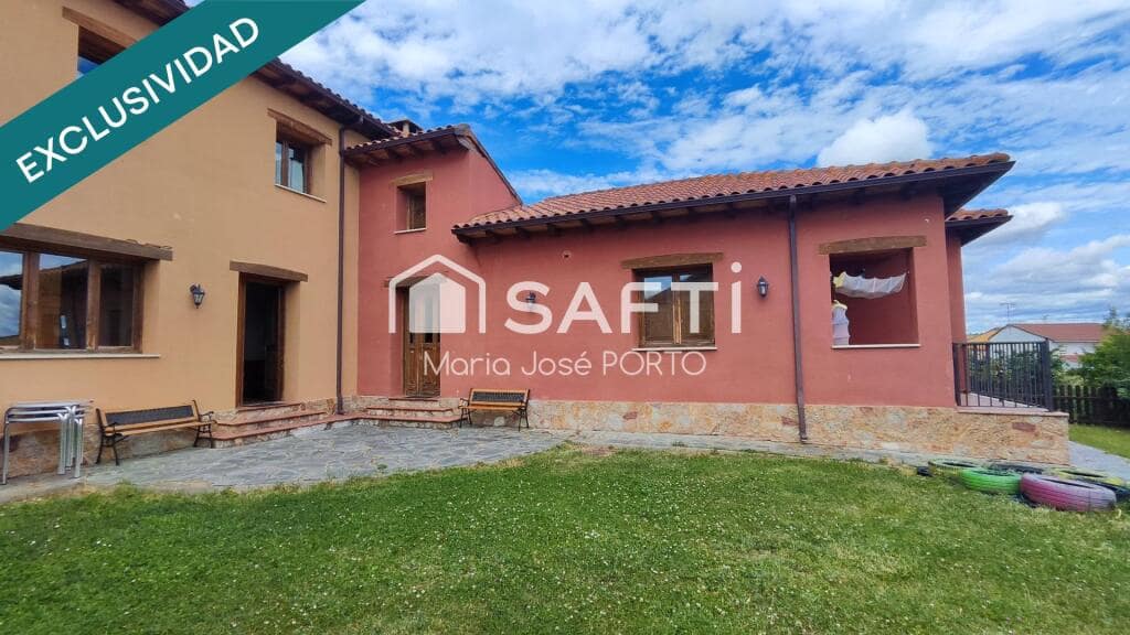 6 soveværelse Villa til salg i Santovenia de la Valdoncina med swimmingpool - € 550.000 (Ref: 9174467)