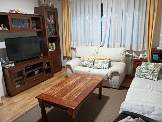 4 slaapkamer Rijtjeshuis te koop in Monforte de Lemos met garage - € 280.000 (Ref: 9174473)