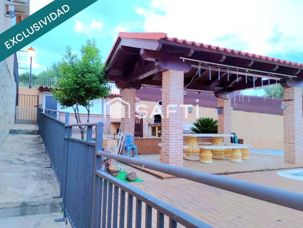 3 soverom Villa til salgs i San Martin de Valdeiglesias med svømmebasseng garasje - € 370 000 (Ref: 9174477)