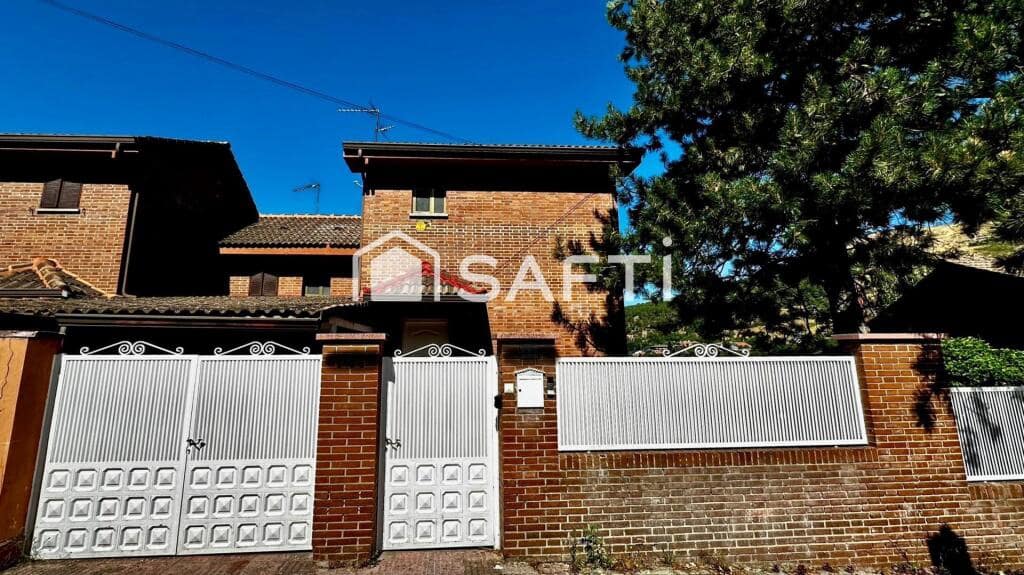 5 soveværelse Villa til salg i Collado Mediano med swimmingpool garage - € 495.000 (Ref: 9174479)