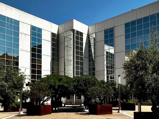 Office for sale in Simancas, Madrid city - € 520,000 (Ref: 9174480)