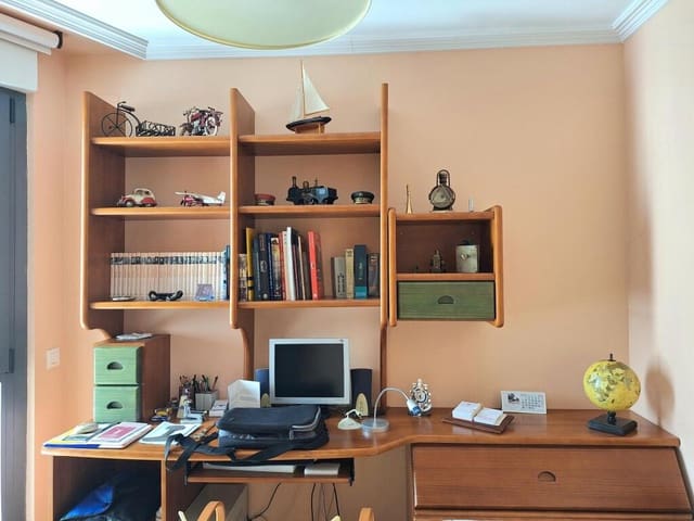 2 bedroom Apartment for sale in Salamanca city with garage - € 315,000 (Ref: 9174487)