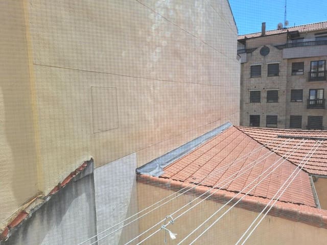 2 bedroom Apartment for sale in Salamanca city with garage - € 315,000 (Ref: 9174487)