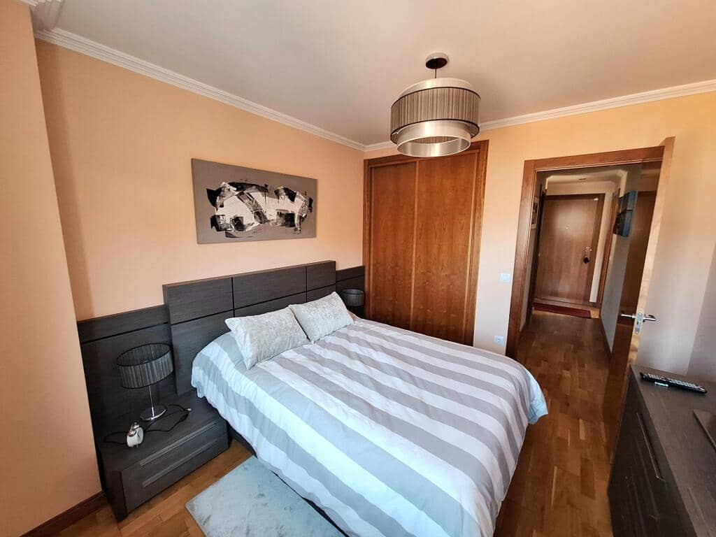 2 soveværelse Lejlighed til salg i Salamanca by med garage - € 315.000 (Ref: 9174487)