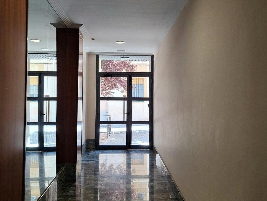 2 soveværelse Lejlighed til salg i Salamanca by med garage - € 315.000 (Ref: 9174487)