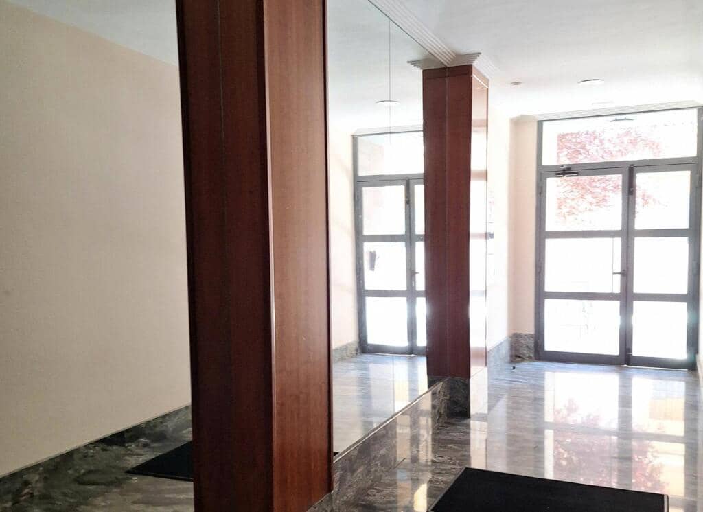 2 soveværelse Lejlighed til salg i Salamanca by med garage - € 315.000 (Ref: 9174487)