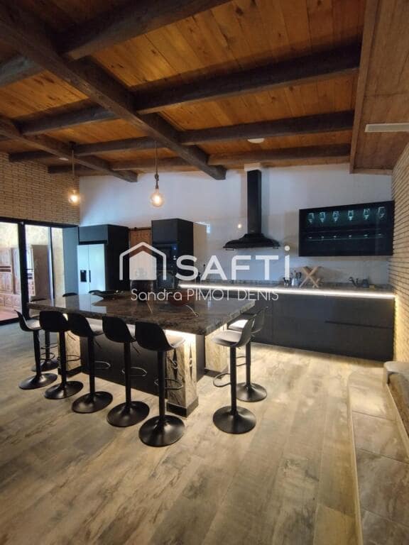 7 bedroom Finca/Country House for sale in Amposta with garage - € 525,000 (Ref: 9174493)