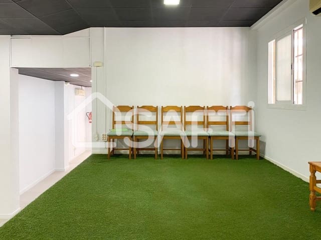 Commercieel te huur in Mislata - € 600 (Ref: 9174496)