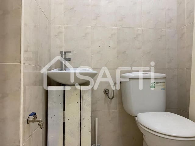 Commercieel te huur in Mislata - € 600 (Ref: 9174496)