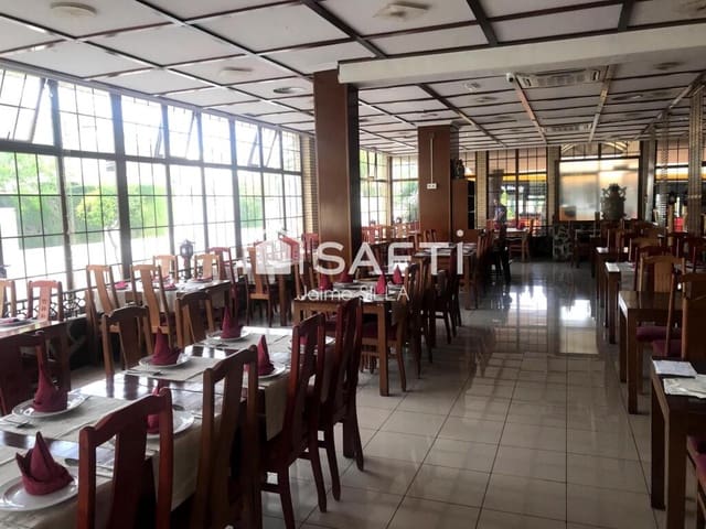 Office for sale in El Vedat de Torrente, Torrent - € 625,000 (Ref: 9174500)