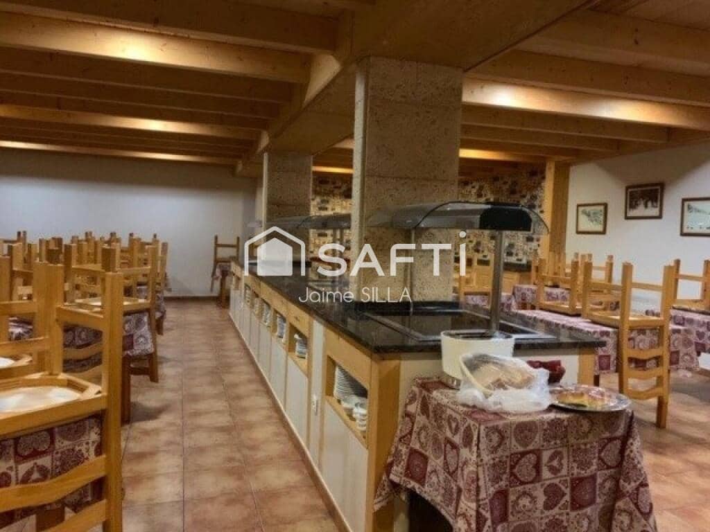 Kontor til salgs i Alp - € 3 500 000 (Ref: 9174511)