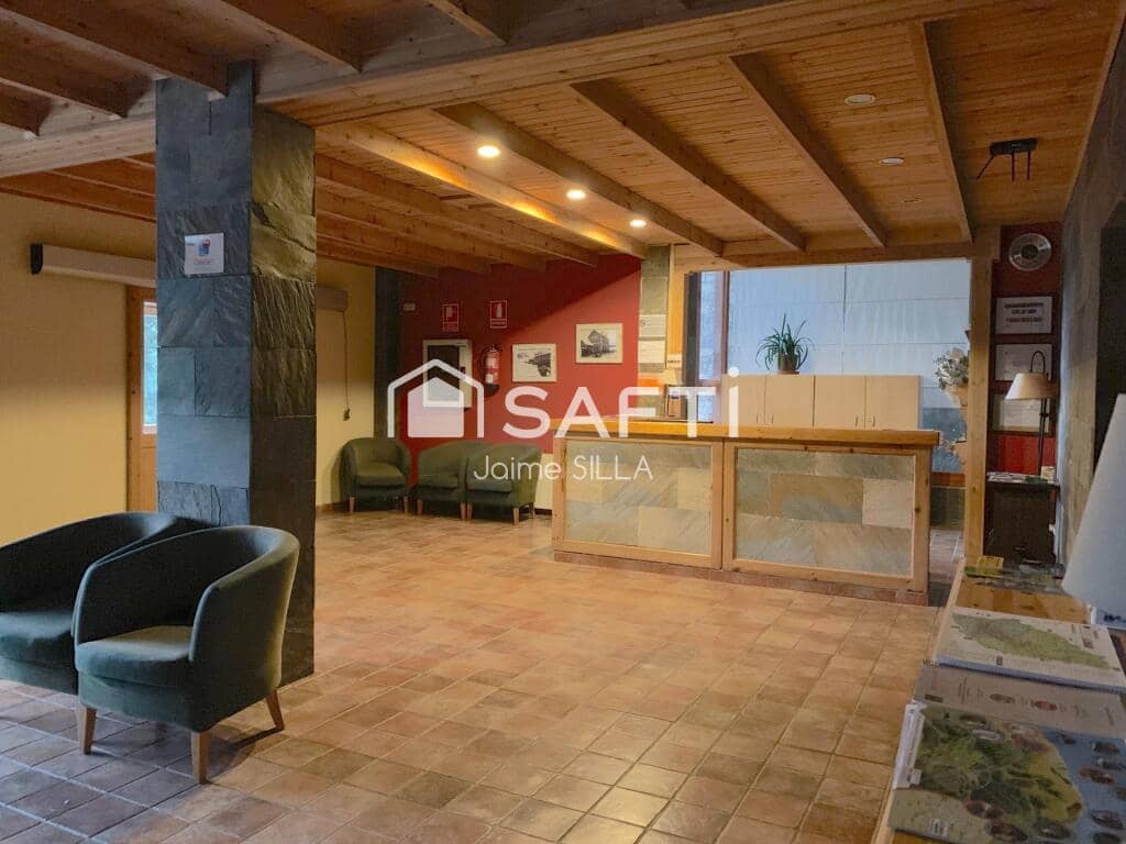 Kontor til salgs i Alp - € 3 500 000 (Ref: 9174511)