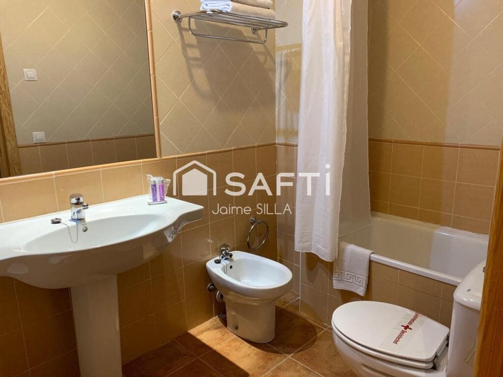 Kontor til salgs i Alp - € 3 500 000 (Ref: 9174511)