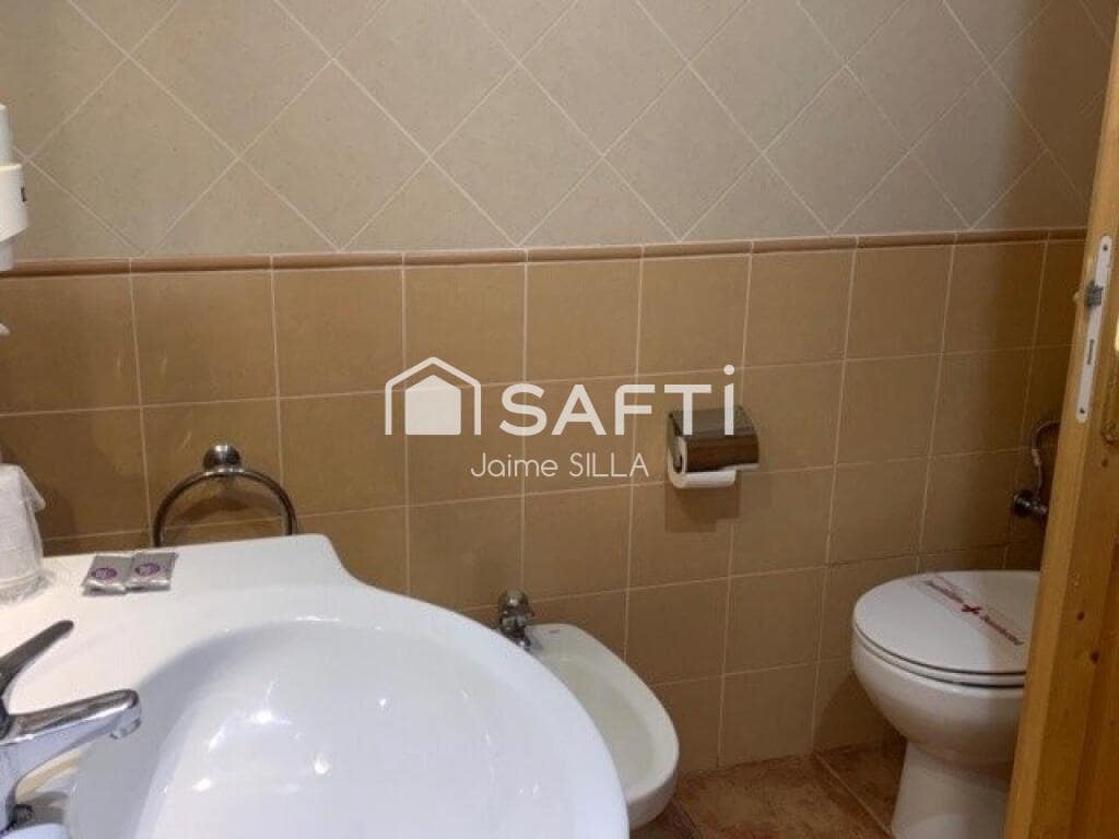 Kontor til salgs i Alp - € 3 500 000 (Ref: 9174511)