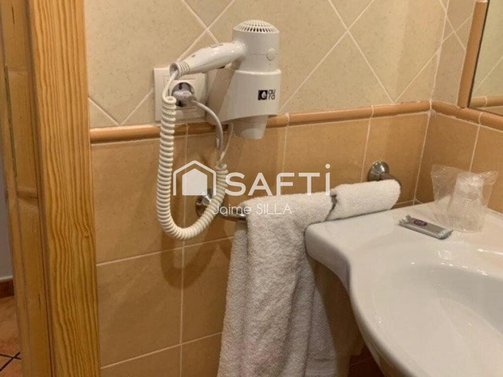 Kontor til salgs i Alp - € 3 500 000 (Ref: 9174511)