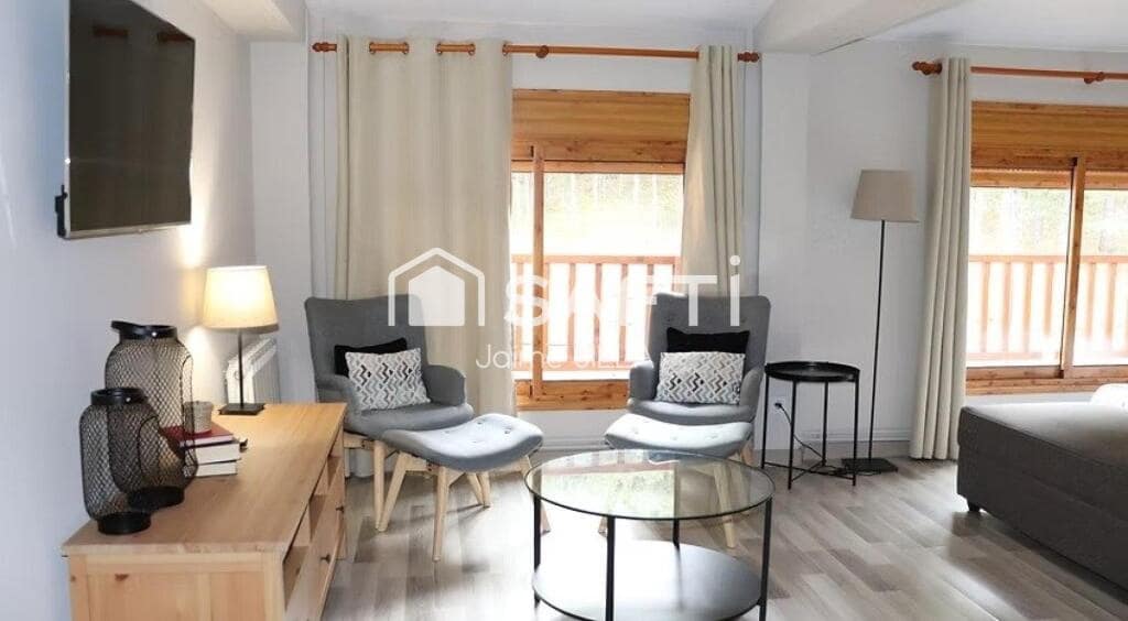 Kontor til salgs i Alp - € 3 500 000 (Ref: 9174511)