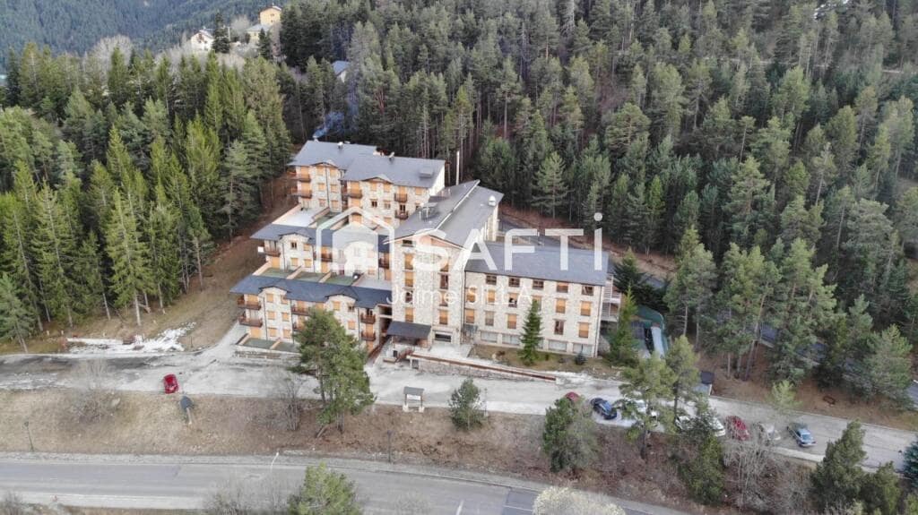 Kontor til salgs i Alp - € 3 500 000 (Ref: 9174511)