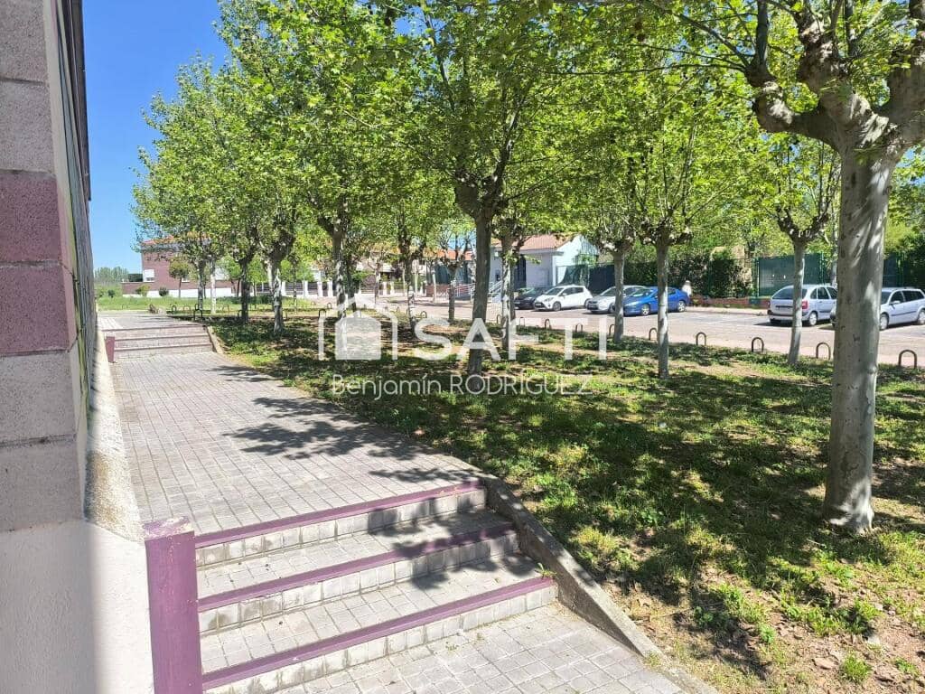 Garage til salg i Laguna de Duero - € 38.000 (Ref: 9174520)