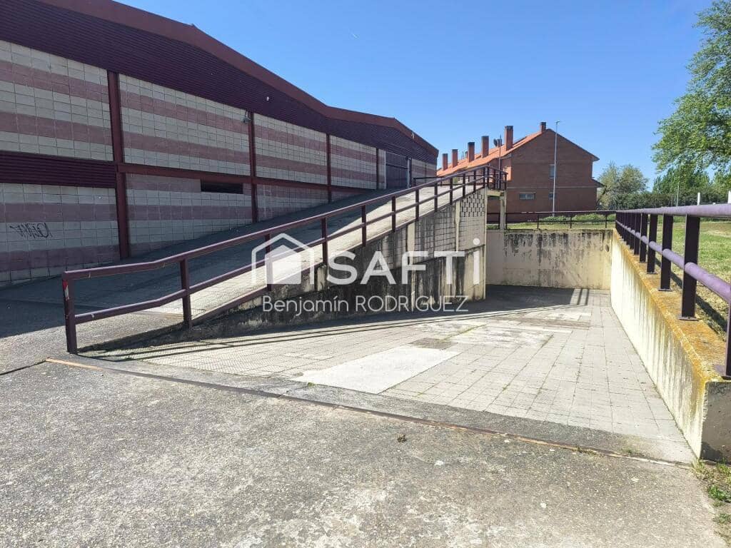 Garage til salg i Laguna de Duero - € 38.000 (Ref: 9174520)