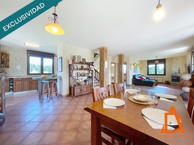 4 soverom Villa til salgs i Villaviciosa med svømmebasseng garasje - € 487 000 (Ref: 9174527)