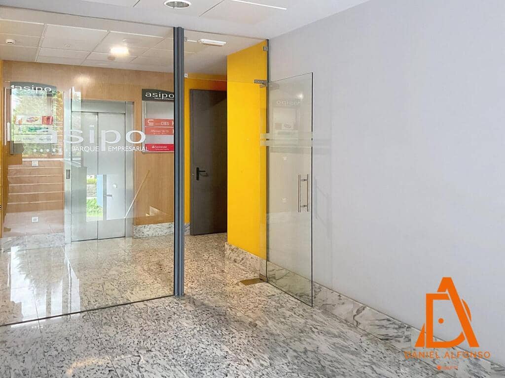 Office for sale in Llanera with garage - € 170,000 (Ref: 9174529)