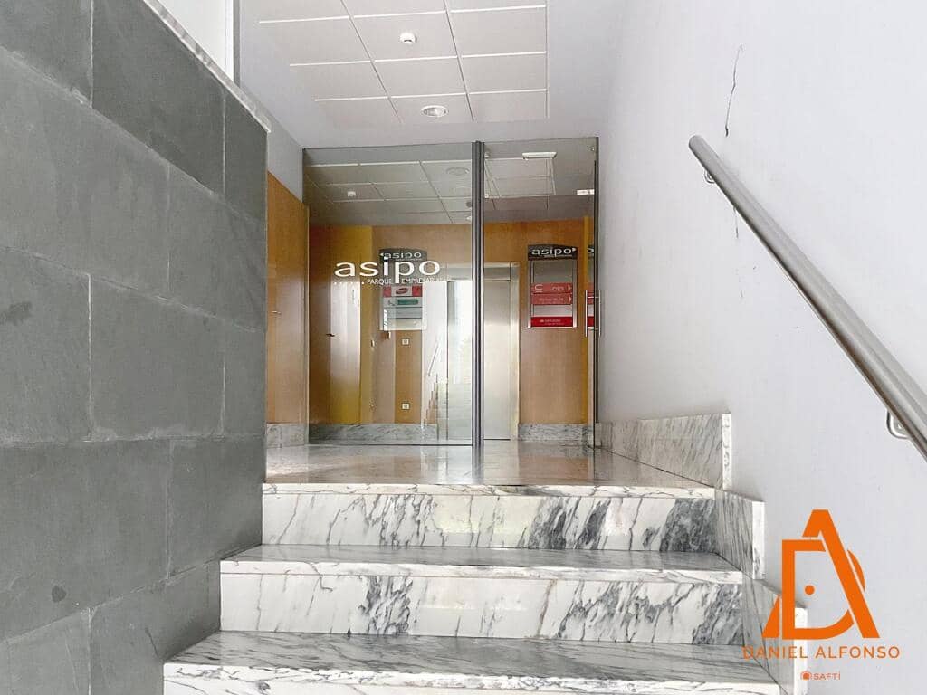 Office for sale in Llanera with garage - € 170,000 (Ref: 9174529)