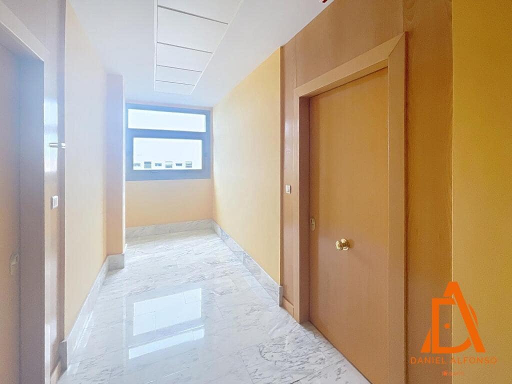 Office for sale in Llanera with garage - € 170,000 (Ref: 9174529)