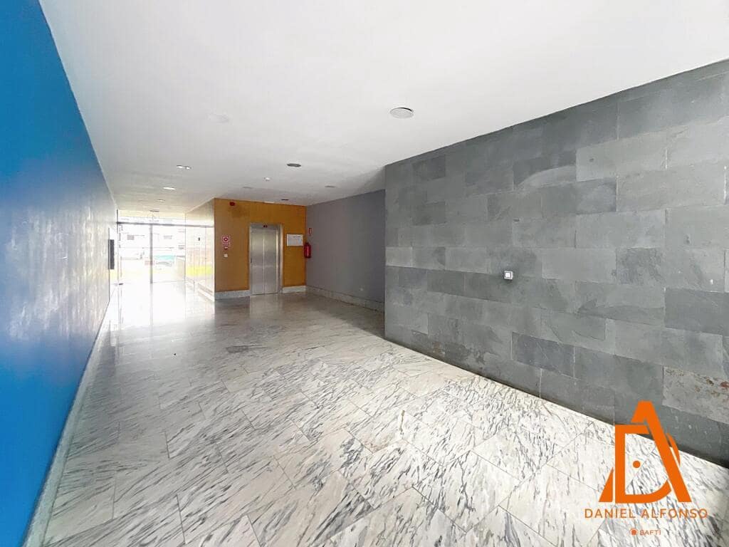 Garage til leje i Llanera - € 400 (Ref: 9174530)