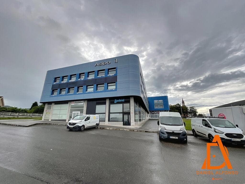 Garage til leje i Llanera - € 400 (Ref: 9174530)