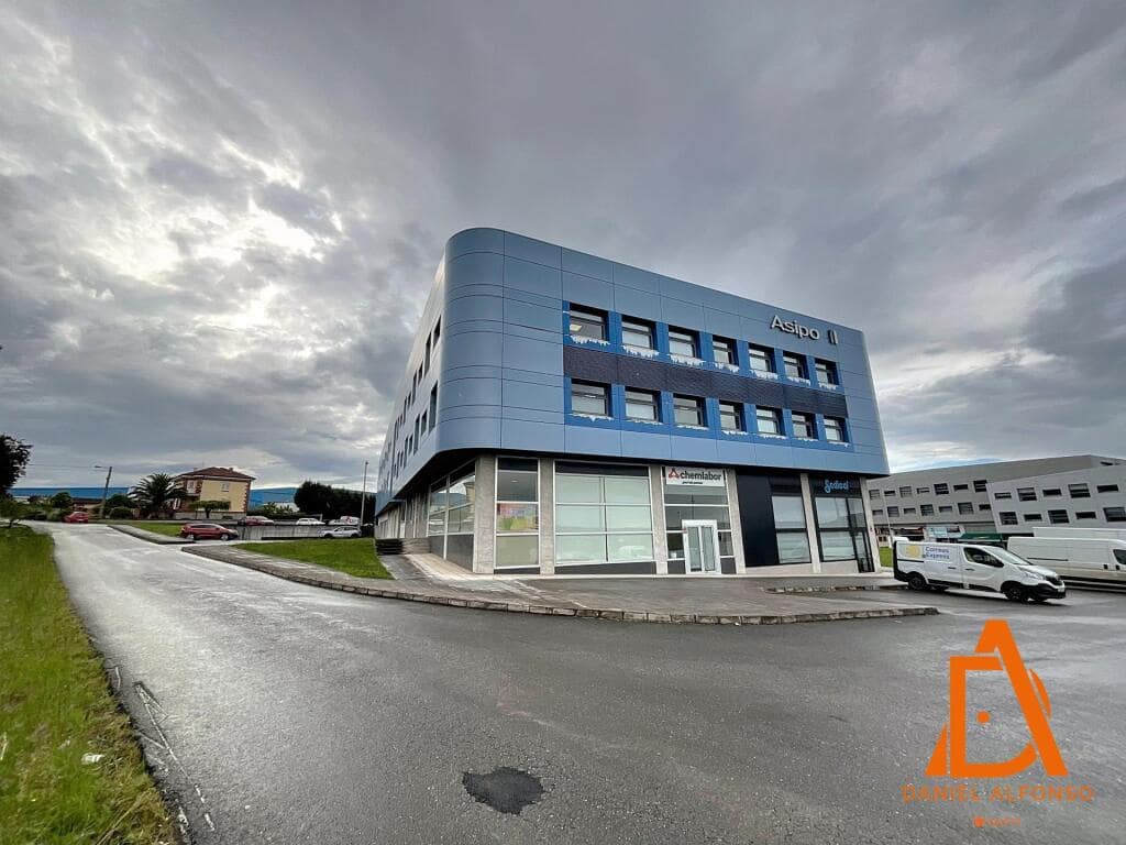 Garage til leje i Llanera - € 400 (Ref: 9174530)