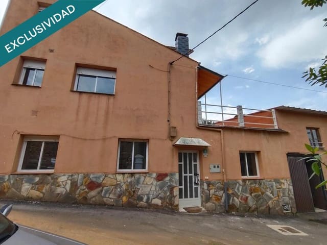 4 bedroom Villa for sale in Arganza with garage - € 100,000 (Ref: 9174544)