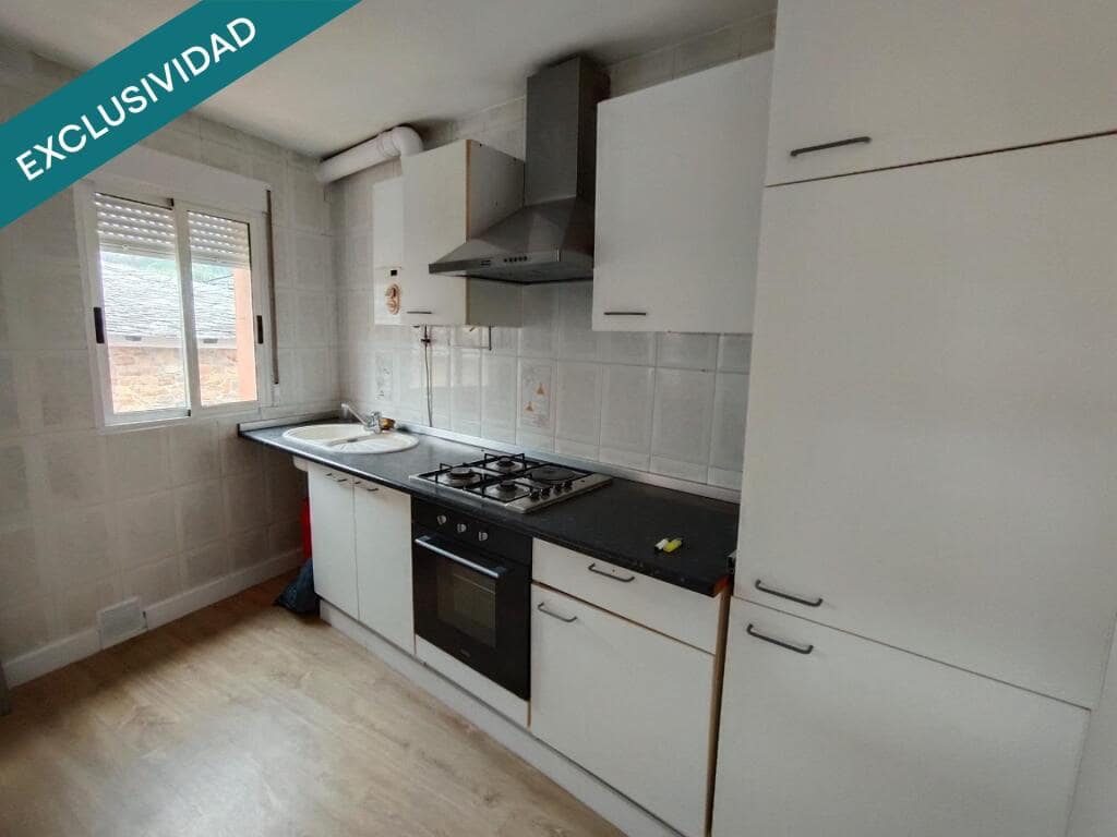 4 soverom Villa til salgs i Arganza med garasje - € 100 000 (Ref: 9174544)