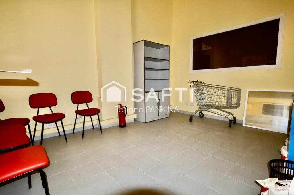 Kommersiell til salgs i Lloret de Mar - € 120 000 (Ref: 9177317)