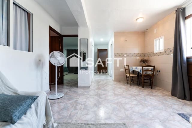 4 soveværelse Villa til salg i Villanueva de Algaidas med garage - € 102.000 (Ref: 9177318)