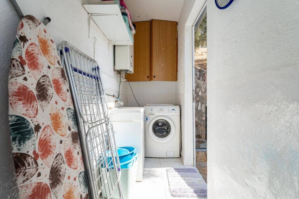 4 soveværelse Villa til salg i Villanueva de Algaidas med garage - € 102.000 (Ref: 9177318)