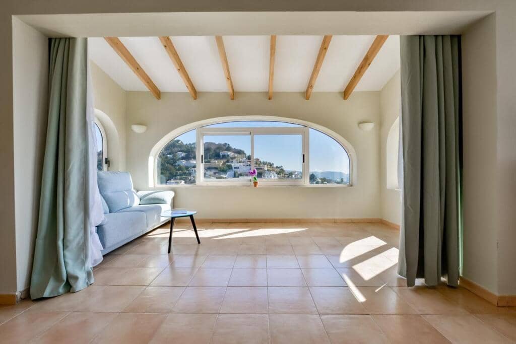 4 makuuhuone Huvila myytävänä paikassa Benissa mukana uima-altaan - 695 000 € (Ref: 9181008)