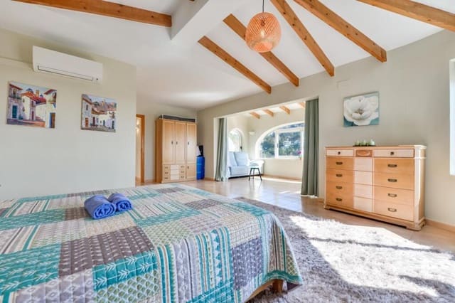 4 makuuhuone Huvila myytävänä paikassa Benissa mukana uima-altaan - 695 000 € (Ref: 9181008)