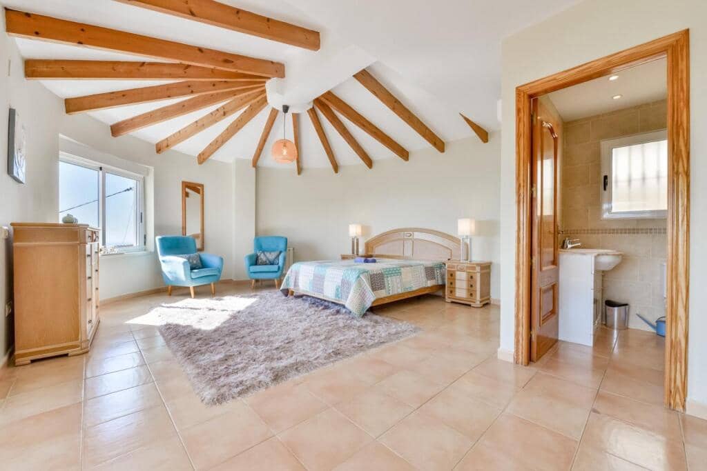 4 makuuhuone Huvila myytävänä paikassa Benissa mukana uima-altaan - 695 000 € (Ref: 9181008)