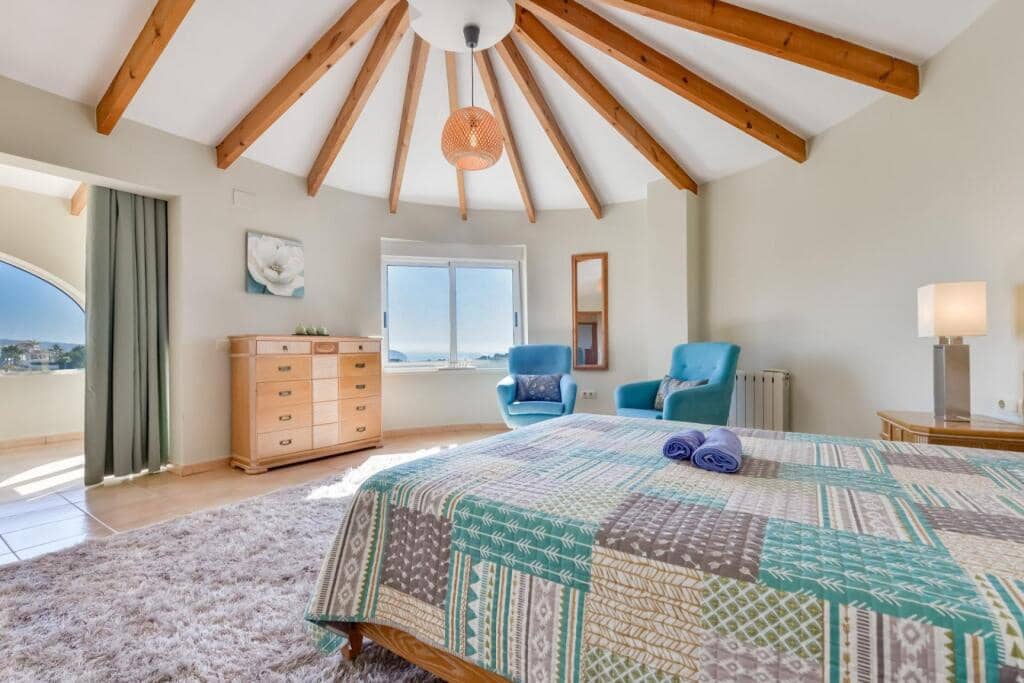 4 makuuhuone Huvila myytävänä paikassa Benissa mukana uima-altaan - 695 000 € (Ref: 9181008)