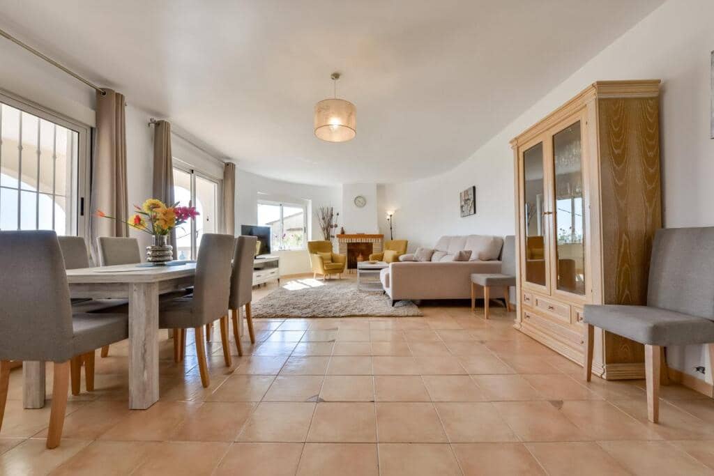 4 makuuhuone Huvila myytävänä paikassa Benissa mukana uima-altaan - 695 000 € (Ref: 9181008)